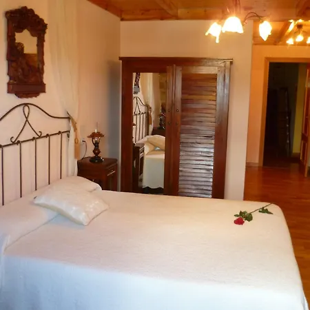 Hétvégi ház Casal De Cereixo Tufiones